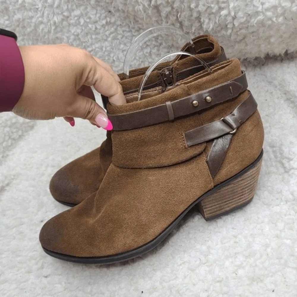 Clarks Briwn Suede Western Inspired Ankle Boots sz‎ 9.5